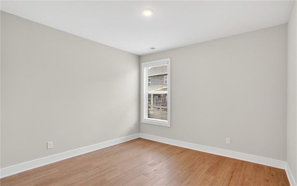 Spacious, unfurnished interior of a new home in , Stockbridge (Image 17).