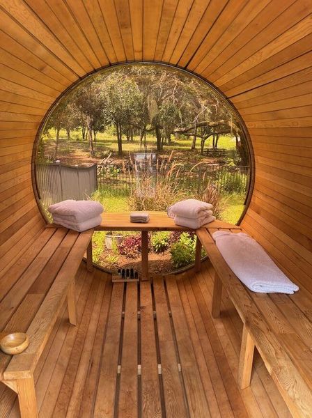 B813AAAE-6DEE-4988-951B-1BEAAD01D08E