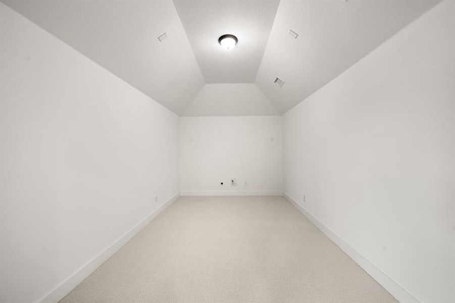 Spacious, unfurnished interior of a new home in Hawkins Meadows, Midlothian (Image 27).