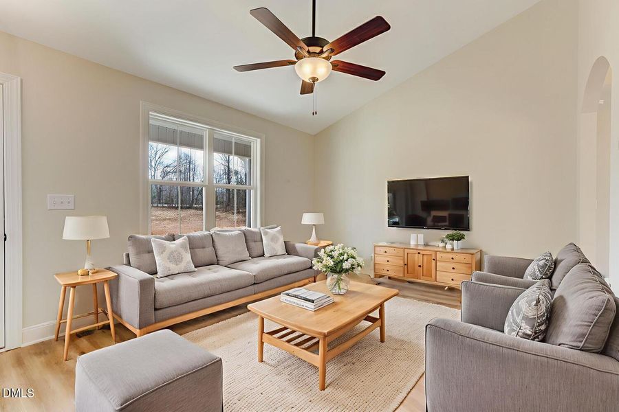 525 Grooms Rd Reidsville NC-large-011-00