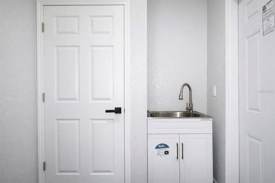 Close-up of interior finishes inside a home in , Sebring (Image 18).