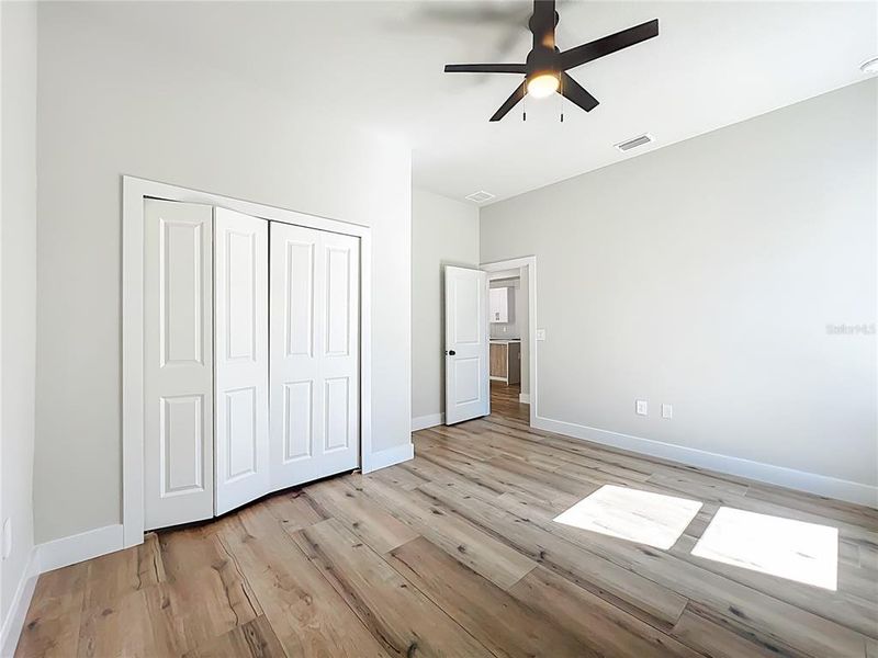 Spacious, unfurnished interior of a new home in , Dunnellon (Image 20).