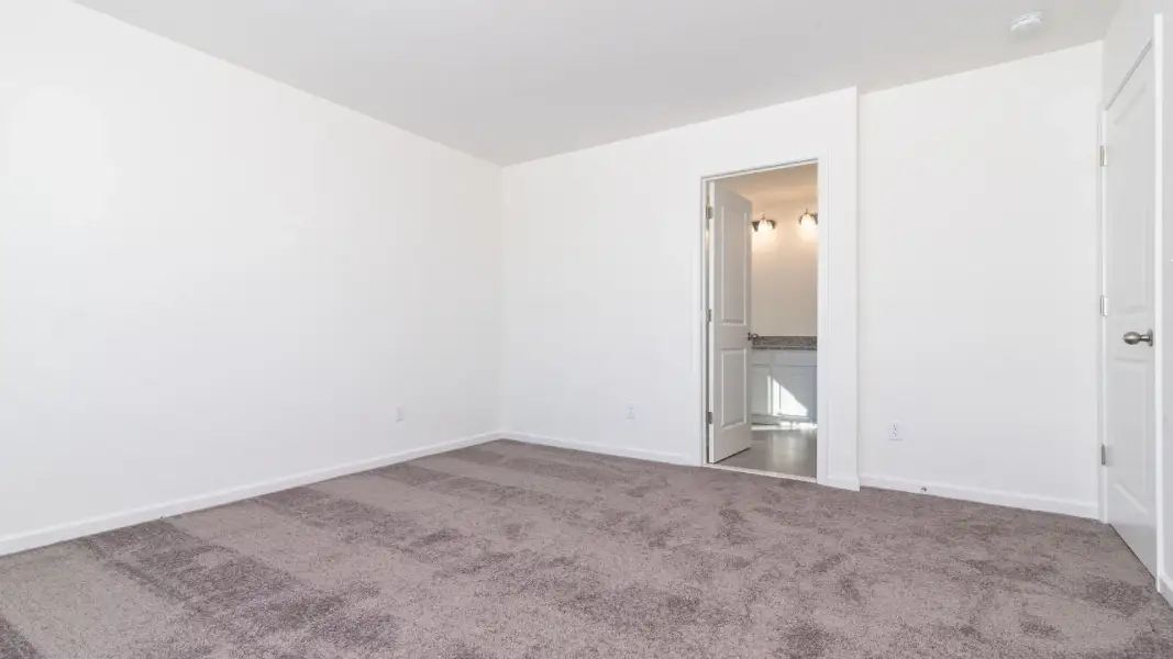 Representative unfurnished interior of a home built from the The Eaton by Norfolk Homes in Offsite Builds Southern Michigan, Ann Arbor (Image 44).