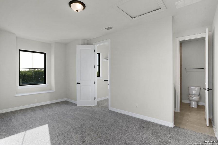 Spacious, unfurnished interior of a new home in Nolte Farms, Seguin (Image 46).