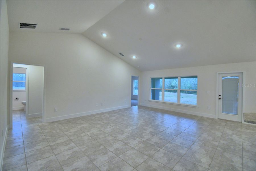 Spacious, unfurnished interior of a new home in Cadence Crossing, Auburndale (Image 25).