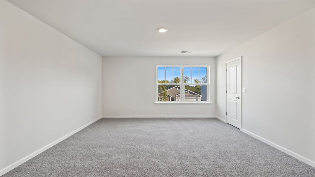 Spacious, unfurnished interior of a new home in Baxter Village, Boiling Springs (Image 20).