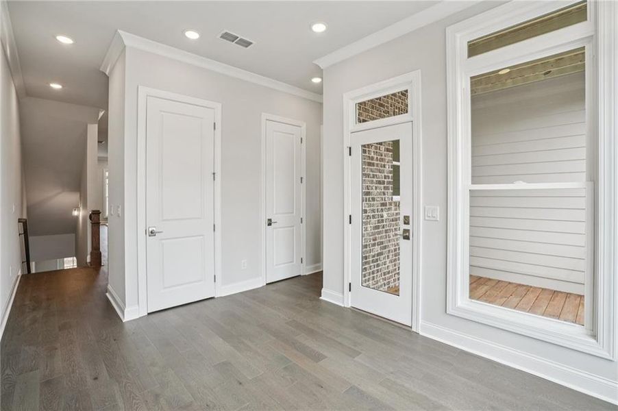 Spacious, unfurnished interior of a new home in Ward's Crossing Townhomes, Johns Creek (Image 20).