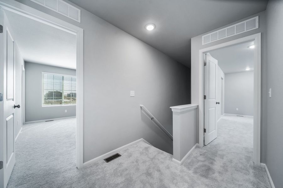 Spacious, unfurnished interior of a new home in Thompson River Ranch, Johnstown (Image 21).