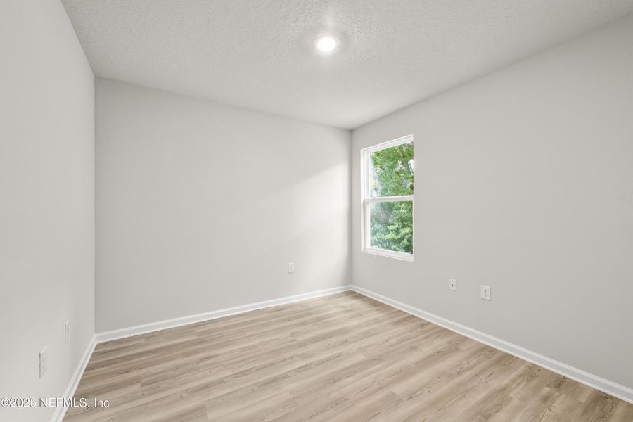 Spacious, unfurnished interior of a new home in , Jacksonville (Image 18).
