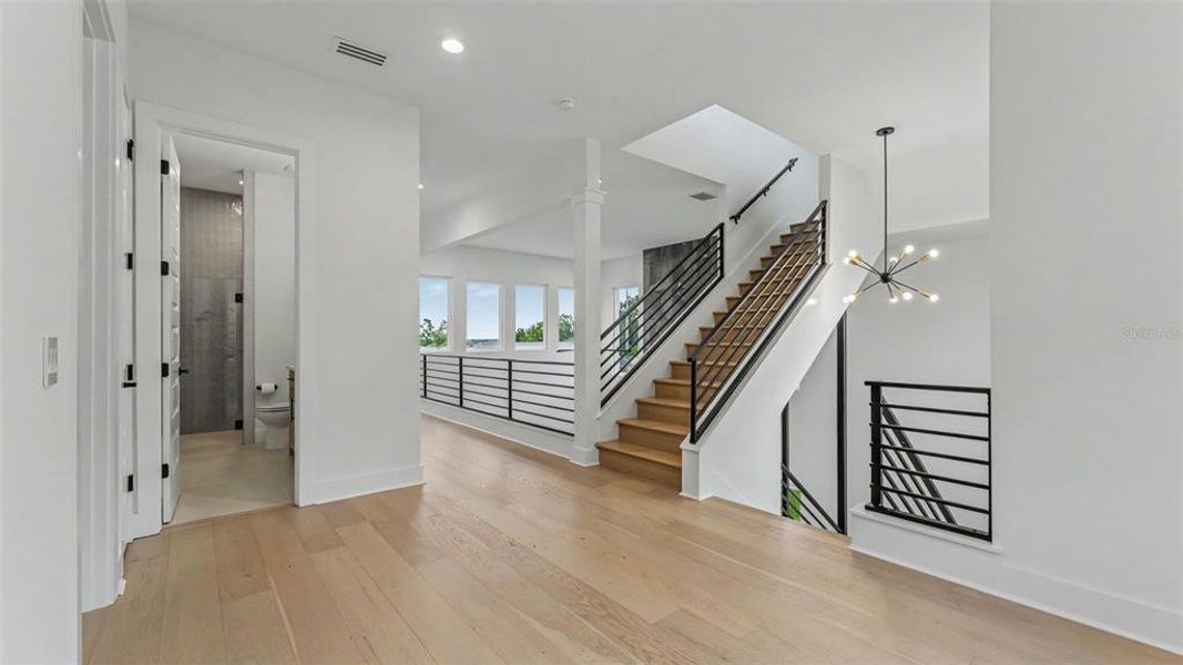 Spacious, unfurnished interior of a new home in , Lakeland (Image 25).