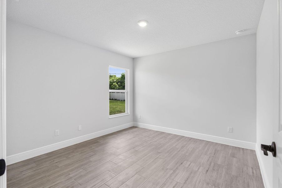 Spacious, unfurnished interior of a new home in , Port St. Lucie (Image 25).