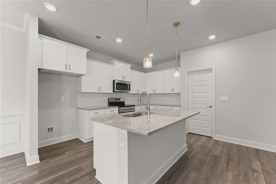 Representative furnished interior of a home built from the Plan 1709 by Adams Homes in Scarlett Place, Bowdon (Image 9).