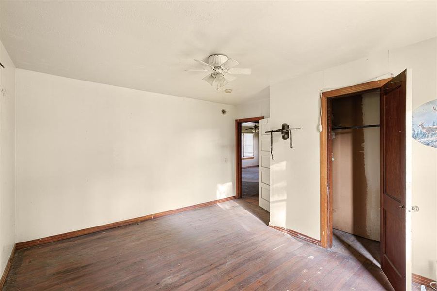 Spacious, unfurnished interior of a new home in , Sunset (Image 7).