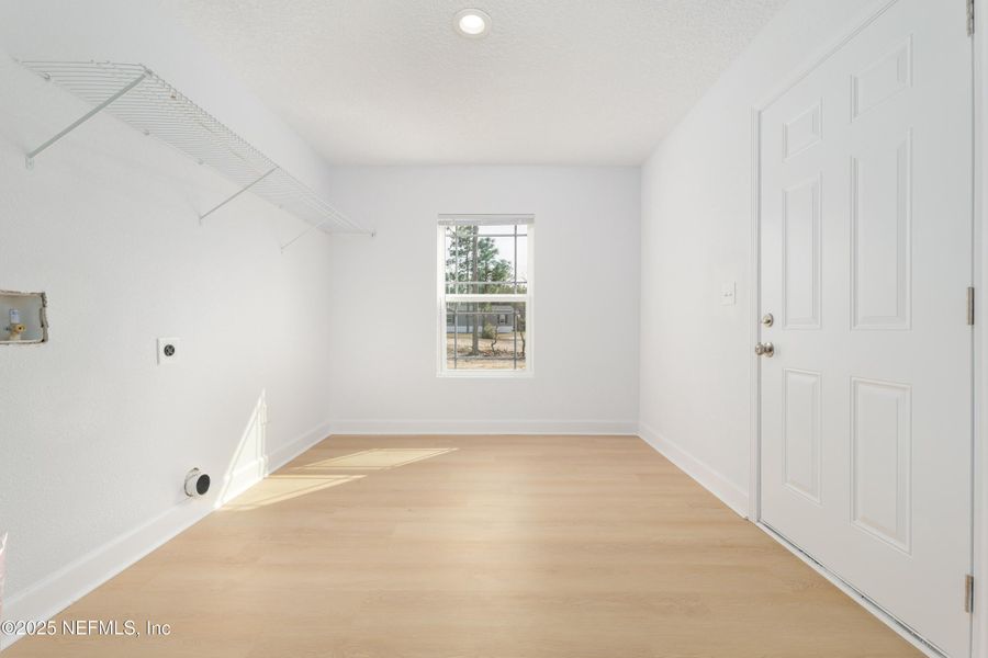 Spacious, unfurnished interior of a new home in , Keystone Heights (Image 11).