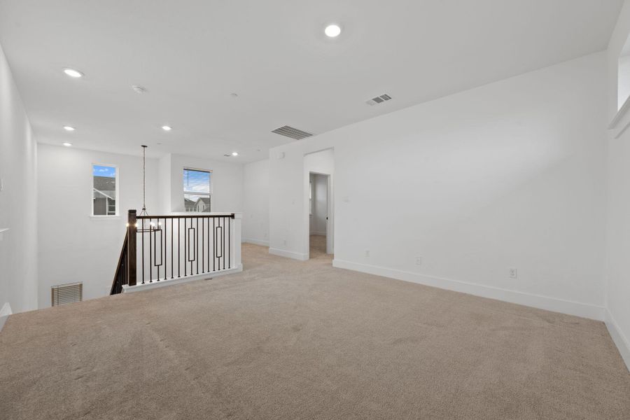 Spacious, unfurnished interior of a new home in , Round Rock (Image 19).