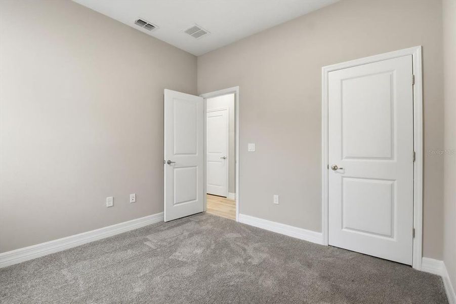 Spacious, unfurnished interior of a new home in , Ocala (Image 17).