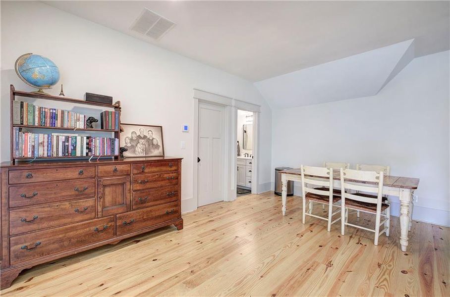 Furnished interior view inside a new home in , Temple (Image 62).