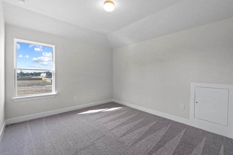 Spacious, unfurnished interior of a new home in Parmer Ranch, Georgetown (Image 33).