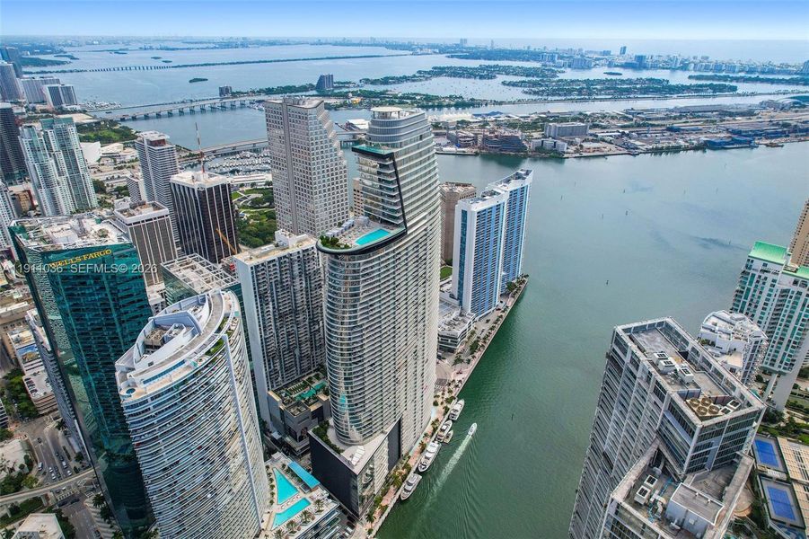 Condo located in Miami, FL showcasing its design and architecture (Image 29).