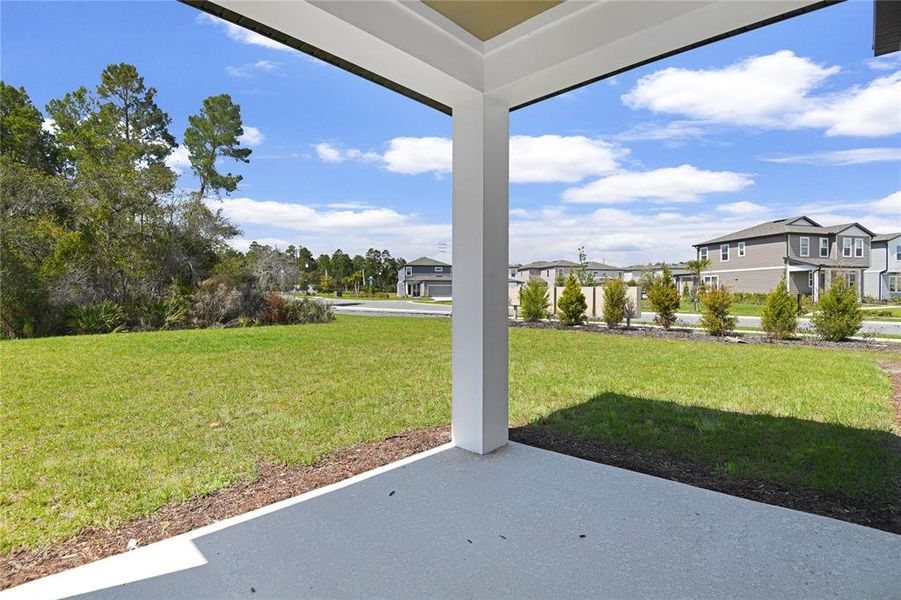 Exterior details and patio area of a home in Ellington Place, St. Cloud (Image 19).