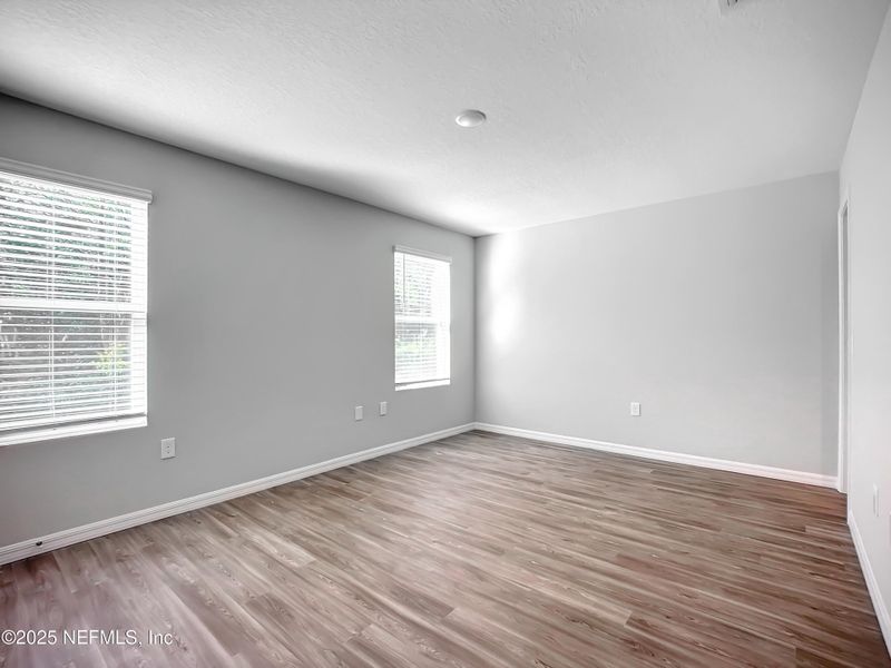 Spacious, unfurnished interior of a new home in , Jacksonville (Image 11).