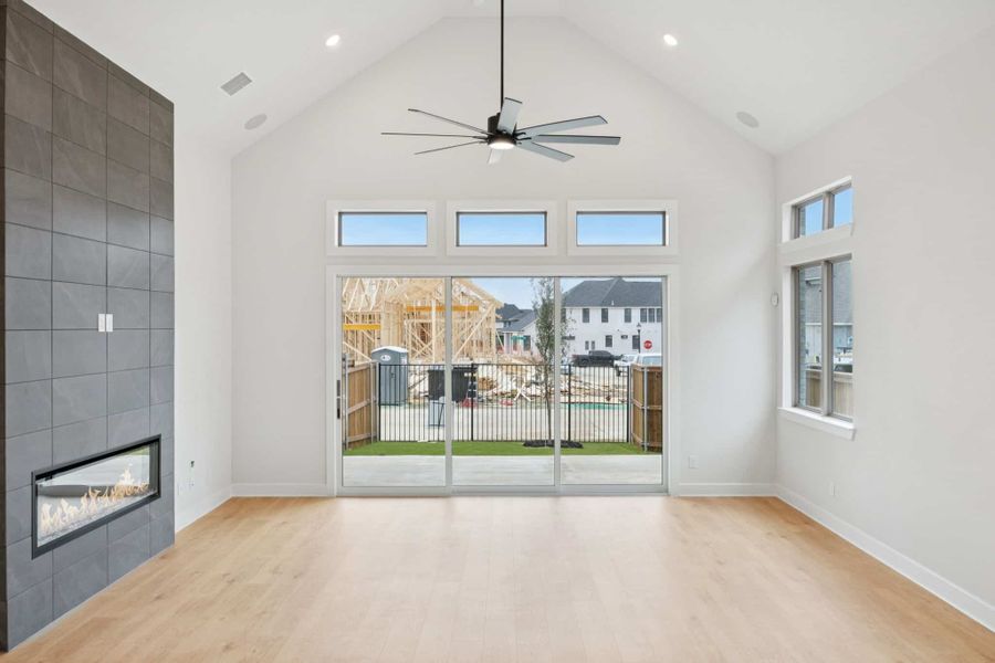 Spacious, unfurnished interior of a new home in The Grove Frisco, Frisco (Image 13).