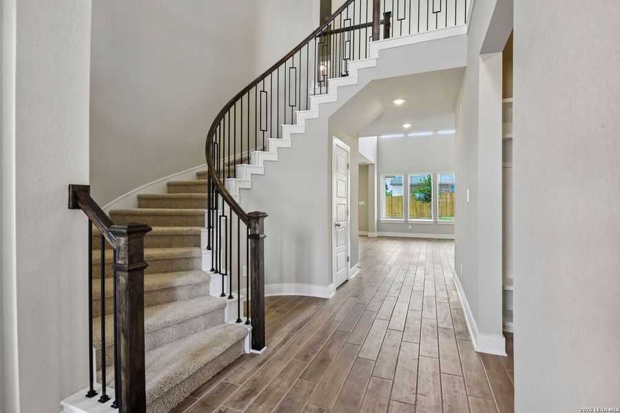 Spacious, unfurnished interior of a new home in Fox Falls, Boerne (Image 43). Spacious, unfurnished interior of a new home in Fox Falls, Boerne (Image 43).