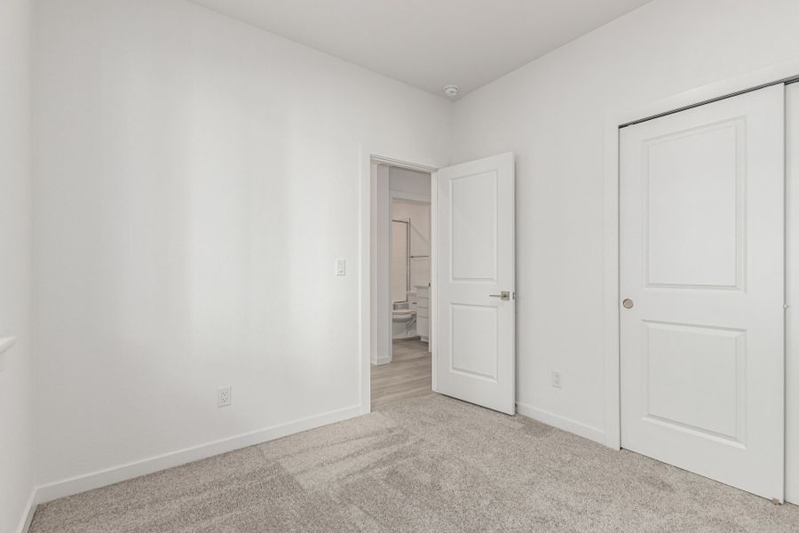 Spacious, unfurnished interior of a new home in Parkside at Victory Ridge, Colorado Springs (Image 21).