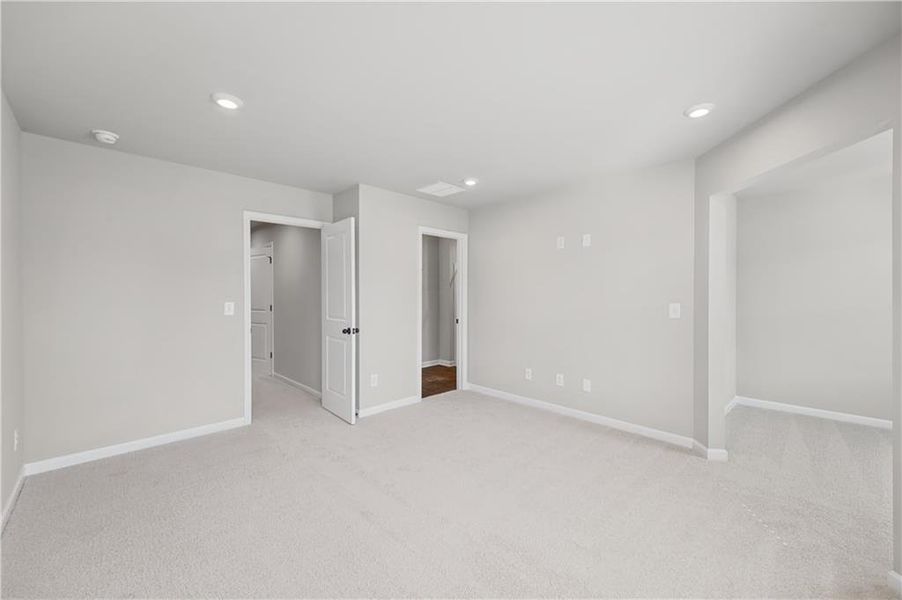 Spacious, unfurnished interior of a new home in Village Green, Adairsville (Image 15).
