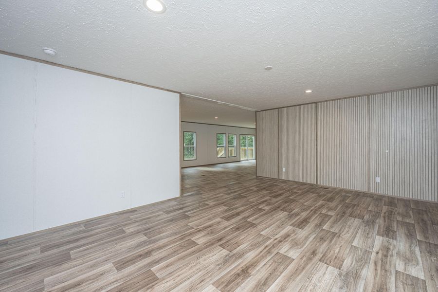 Spacious, unfurnished interior of a new home in , Walterboro (Image 54).