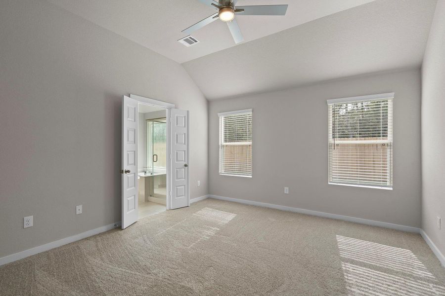Spacious, unfurnished interior of a new home in Cypresswood Landing, Humble (Image 9).