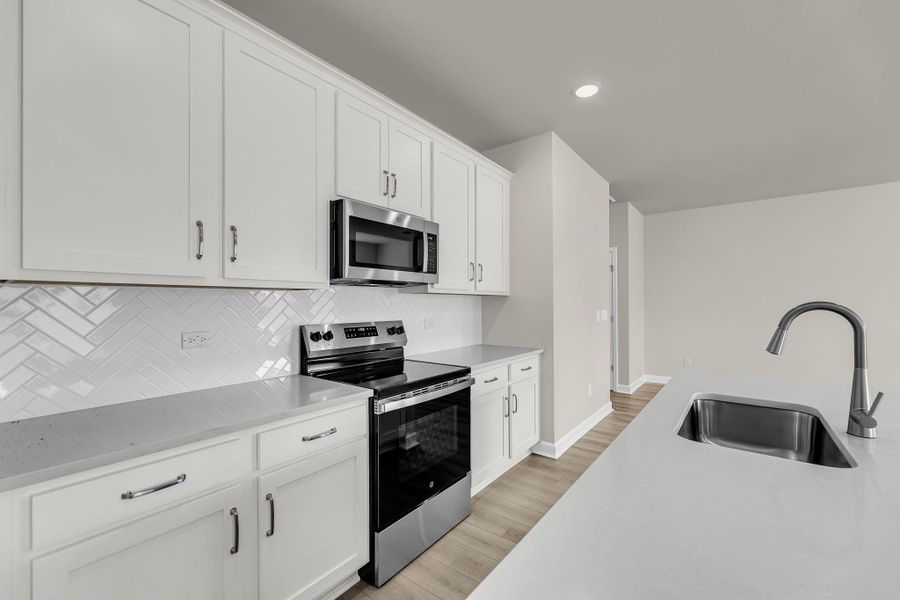 Furnished interior view inside a new home in , Ravenel (Image 9).