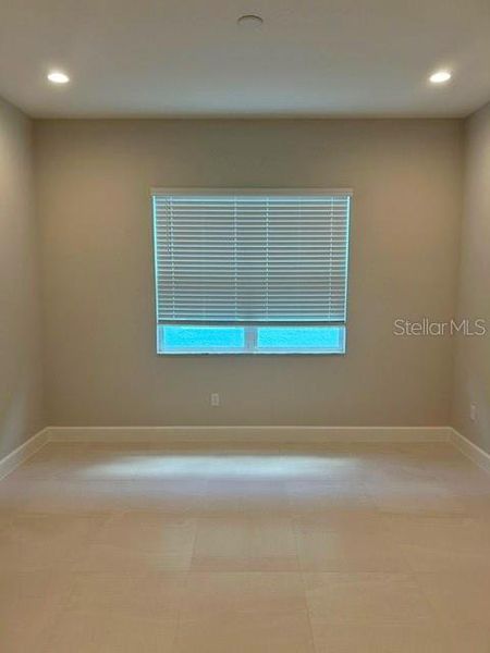 Spacious, unfurnished interior of a new home in Valencia Ridge (55+), Wesley Chapel (Image 18).