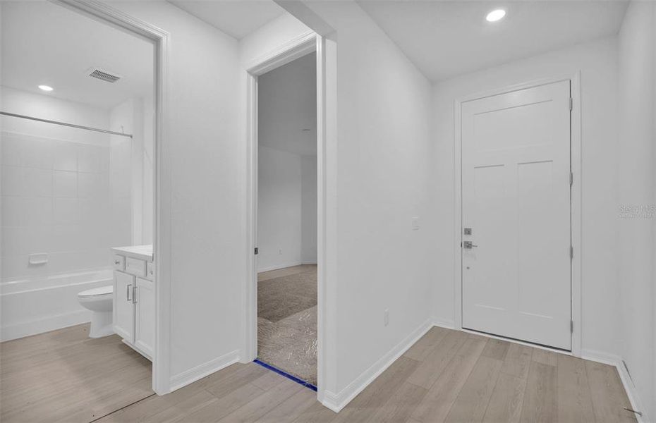 Spacious, unfurnished interior of a new home in Lakeview Estates, Palm Coast (Image 22). Spacious, unfurnished interior of a new home in Lakeview Estates, Palm Coast (Image 22).