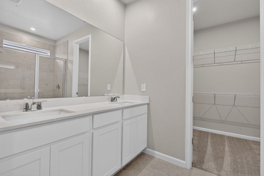 Furnished interior view inside a new home in Pasadena Ridge Master, Dade City (Image 5).