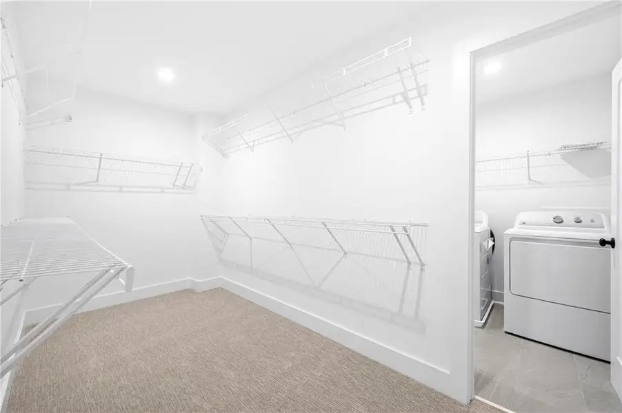 Spacious, unfurnished interior of a new home in Avondale Park, Decatur (Image 14).