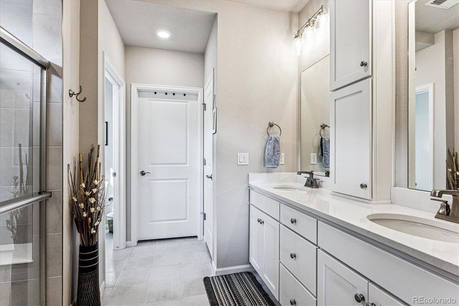 Furnished interior view inside a new home in The Reserve, Aurora (Image 16). Furnished interior view inside a new home in The Reserve, Aurora (Image 16).