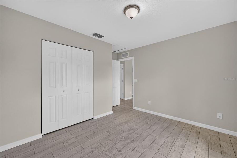 Spacious, unfurnished interior of a new home in , Ocala (Image 30).