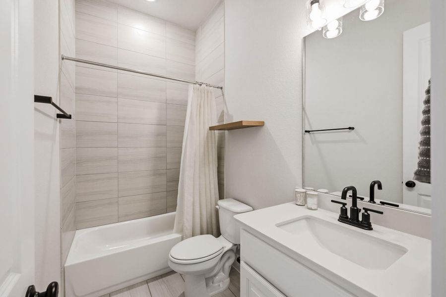 Ensuite guest bathroom