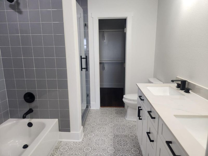 Furnished interior view inside a new home in , Navasota (Image 5).