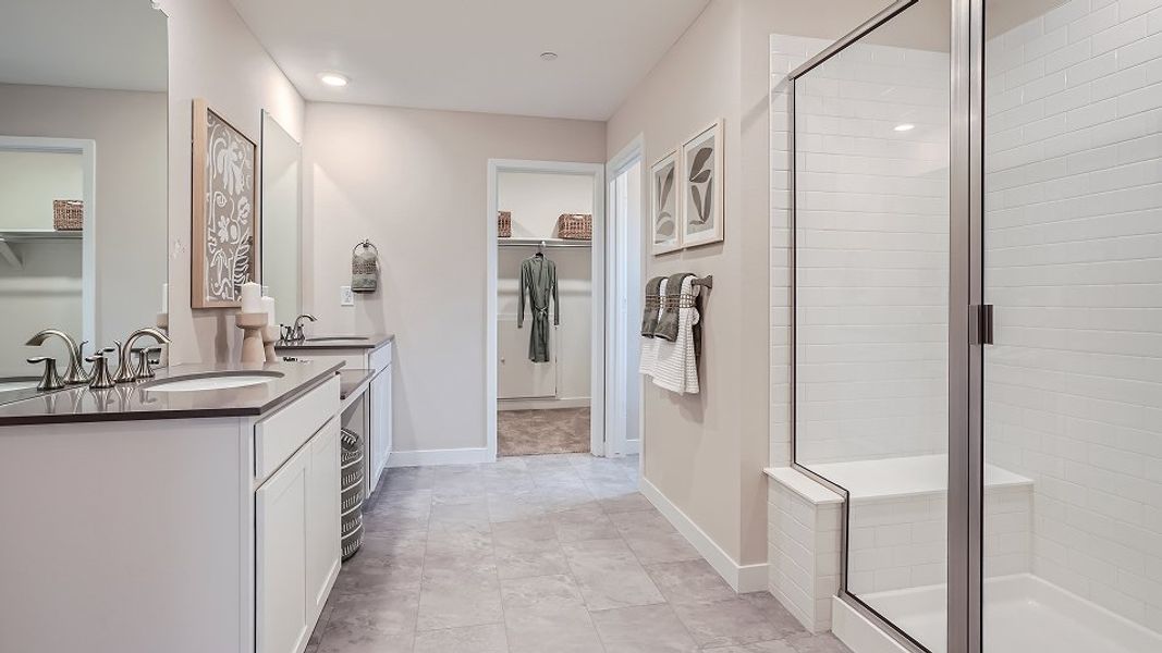 050125 2628 Chelton Owners Bath F2 Base4