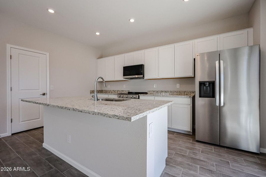 09_Radiant-Superstition-Vista_New-Home-f