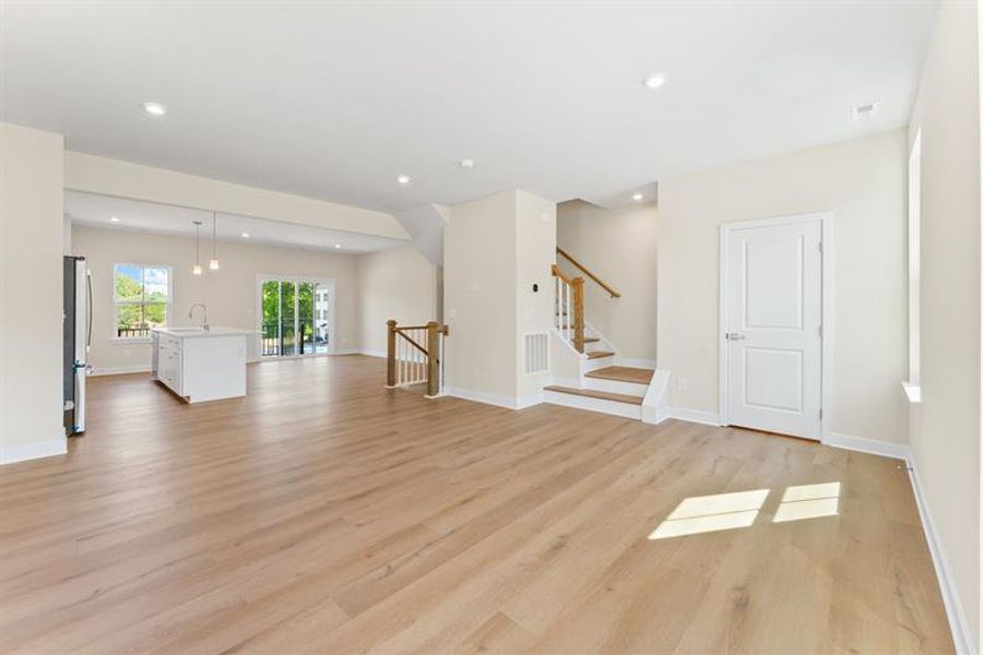 Spacious, unfurnished interior of a new home in Stowe Branch Townhomes, Charlotte (Image 9).