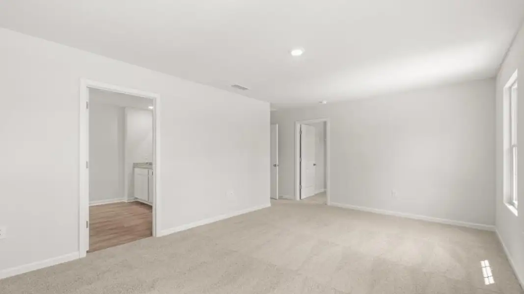 Spacious, unfurnished interior of a new home in Northberry, Rome (Image 12).