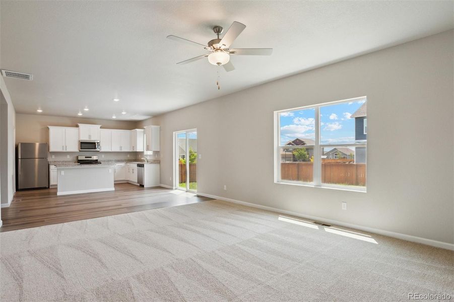 Spacious, unfurnished interior of a new home in , Severance (Image 10).