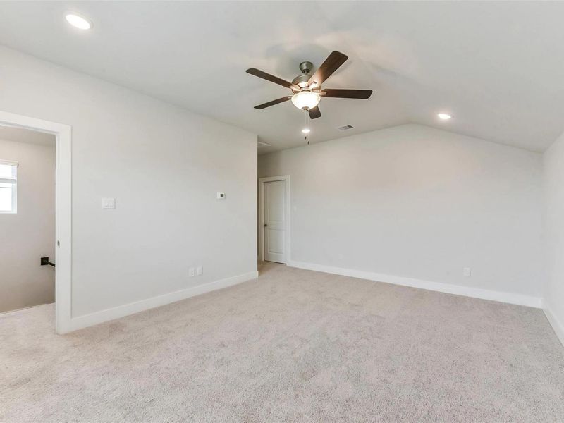 Spacious, unfurnished interior of a new home in Lago Mar, Texas City (Image 30). Spacious, unfurnished interior of a new home in Lago Mar, Texas City (Image 30).