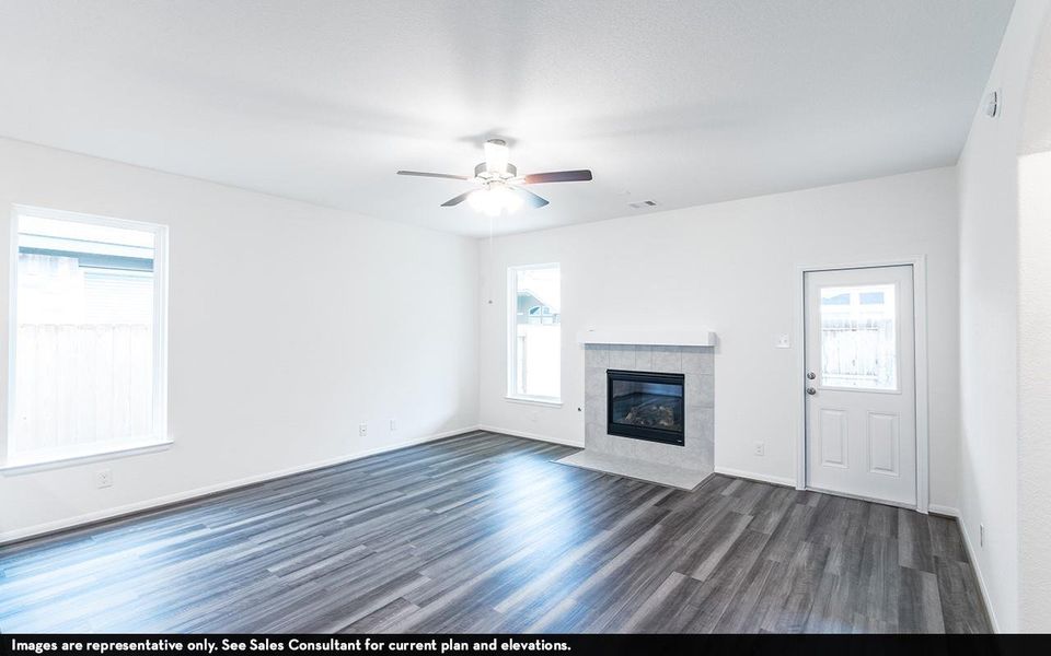 Spacious, unfurnished interior of a new home in Mulberry Farms, Santa Fe (Image 7).