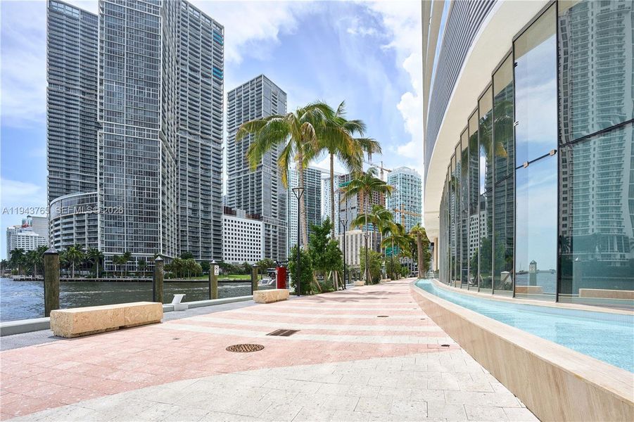 Condo located in Miami, FL showcasing its design and architecture (Image 31).