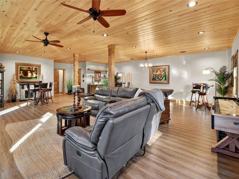 Community amenities in , Ellijay (Image 106).