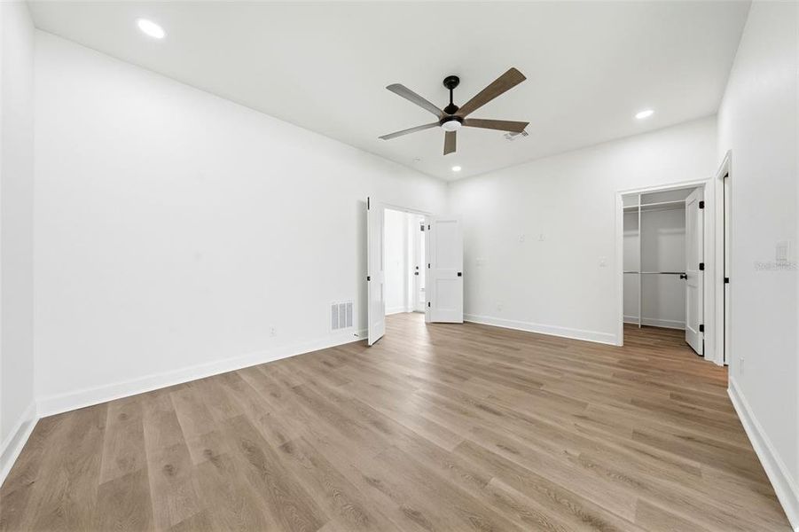 Spacious, unfurnished interior of a new home in , Eustis (Image 42).